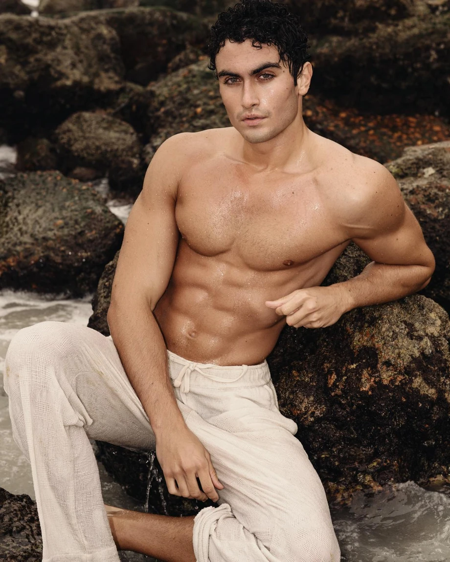 Emanuele Dall’Oca, body photograph 12