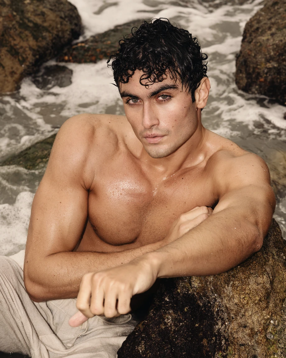 Emanuele Dall’Oca, body photograph 13