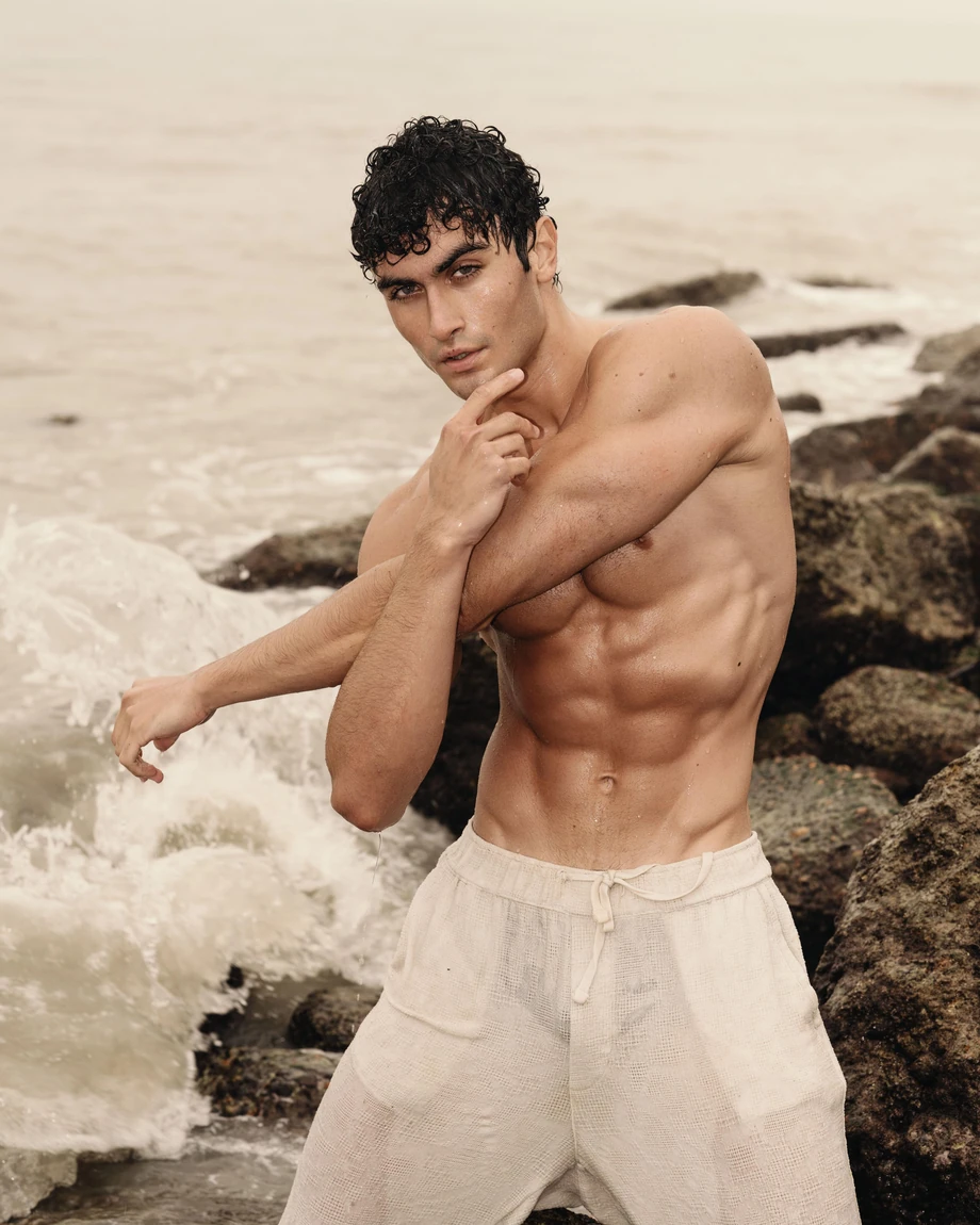 Emanuele Dall’Oca, body photograph 01